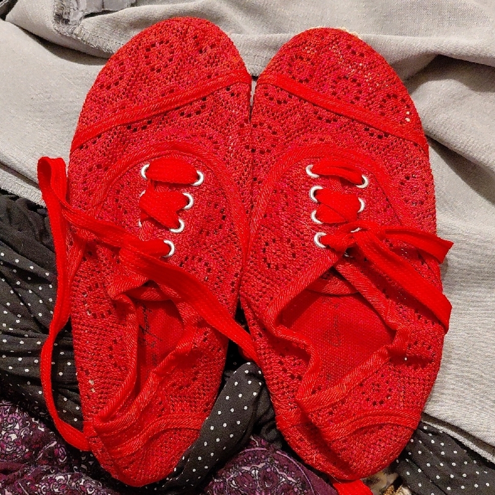 $3 IF BUNDLED Vibrant Red Lace Flats